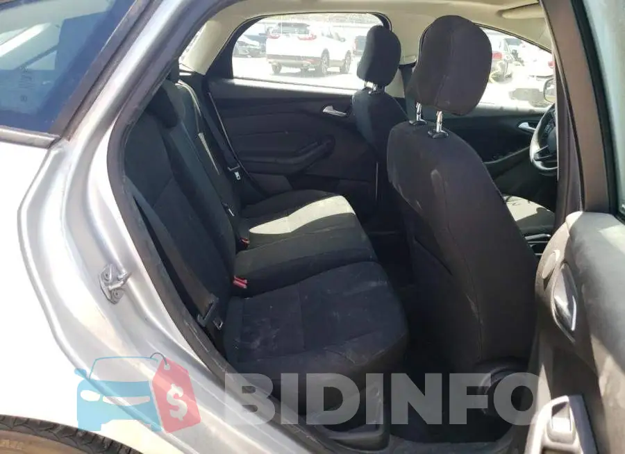 1FADP3M24HL347406 Photo# 6