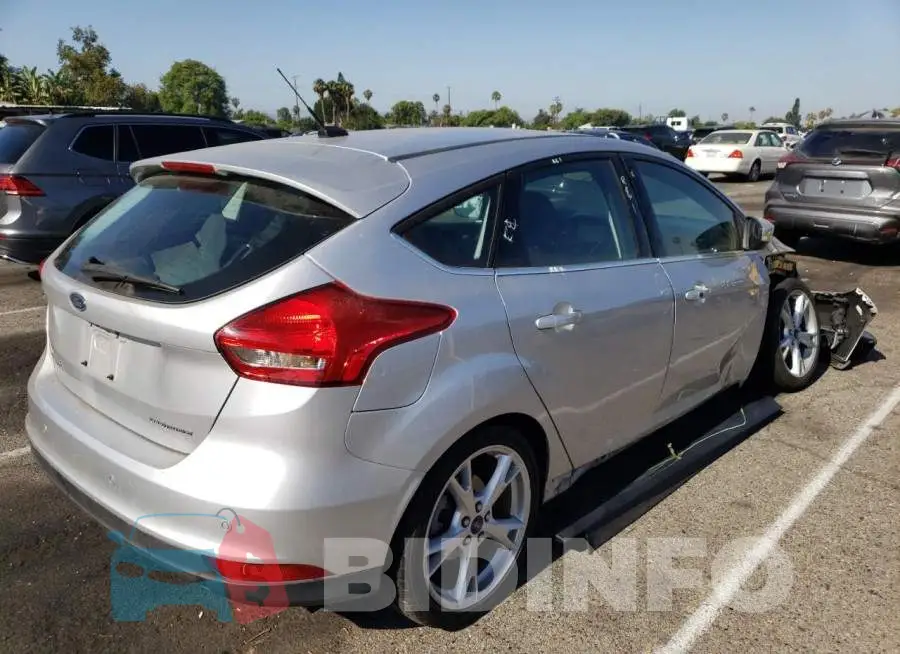 1FADP3N22GL275893 Photo# 4