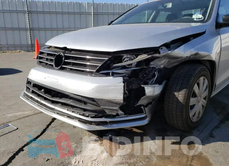 3VW267AJ5GM320538 Photo# 9