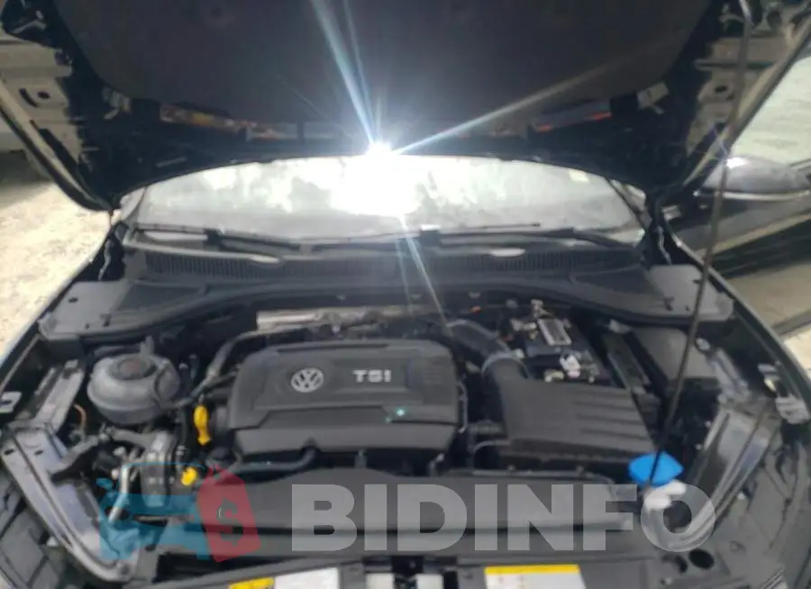 3VW2T7BU3NM007132 Photo# 7