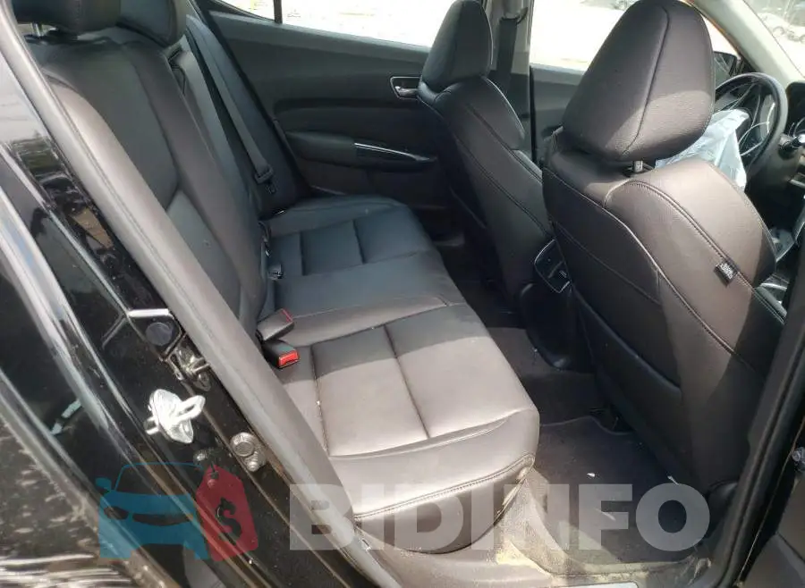 19UUB1F30JA008647 Photo# 6