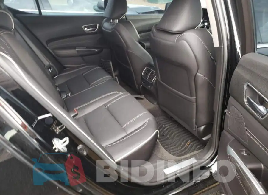 19UUB2F78JA001759 Photo# 6