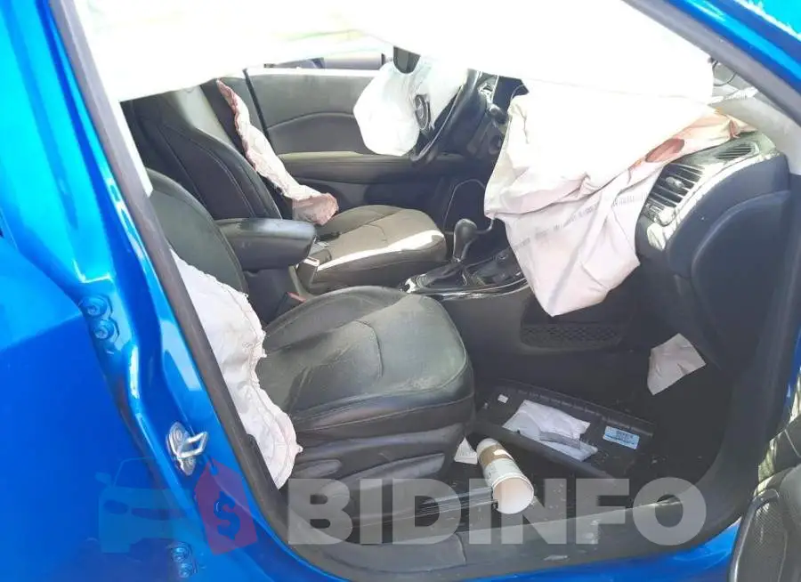 3C4NJDCB3LT185532 Photo# 5