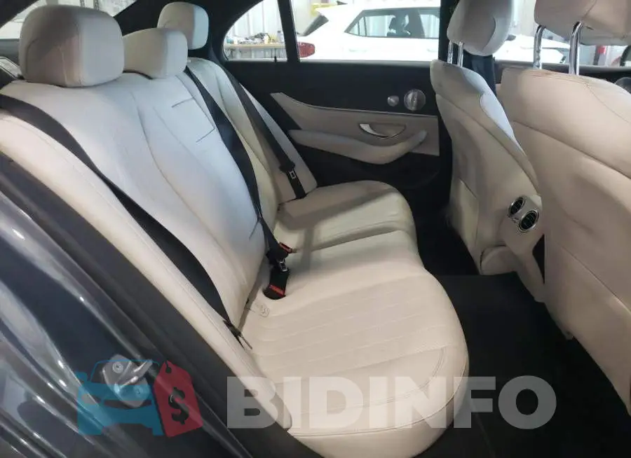 WDDZF4JB8HA220883 Photo# 6