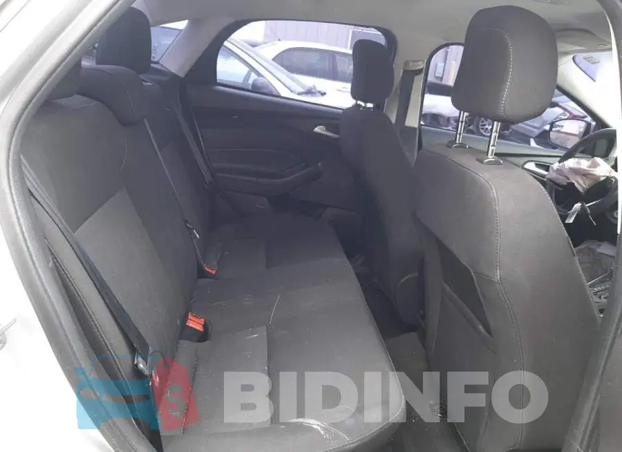 1FADP3FE9JL260744 Photo# 6