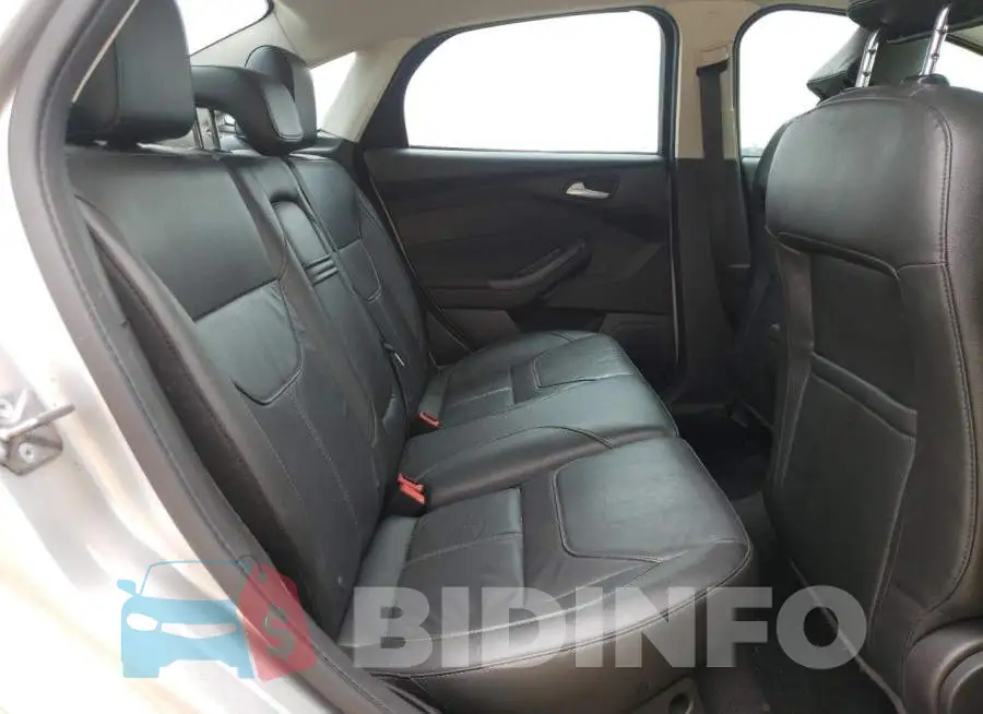 1FADP3F20GL321221 Photo# 6