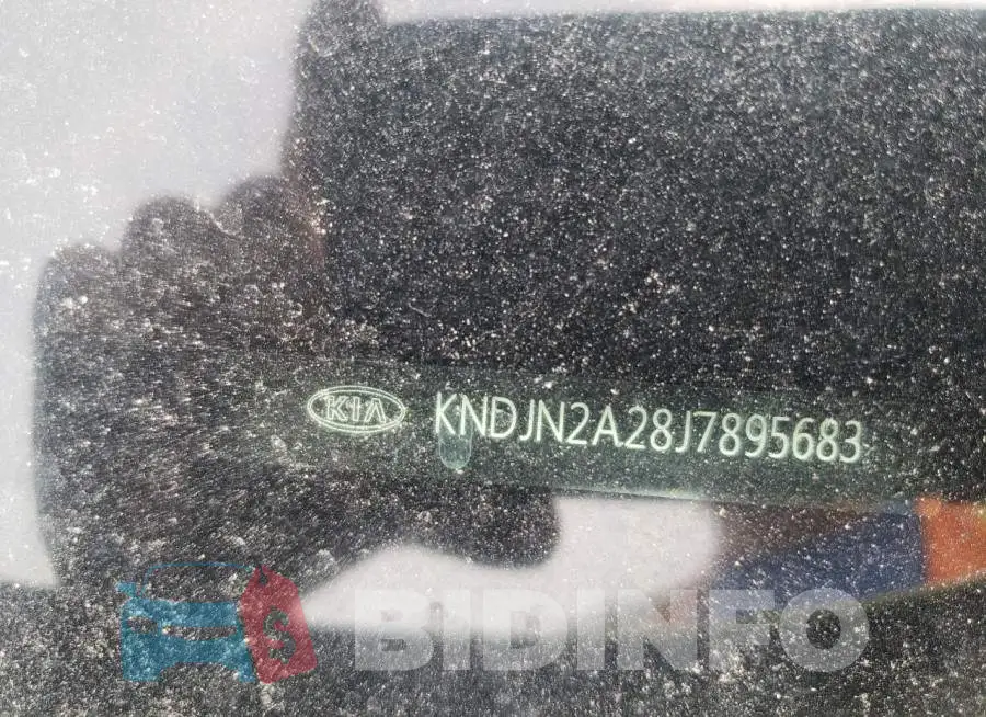 KNDJN2A28J7895683 Photo# 10