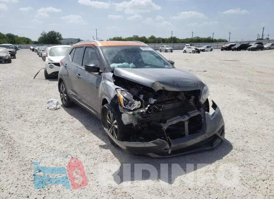 3N1CP5CU8JL541714 Photo# 1