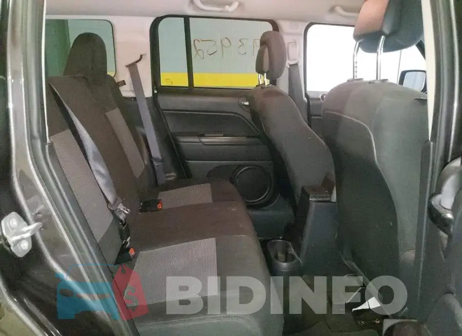 1C4NJPBA2GD600152 Photo# 6