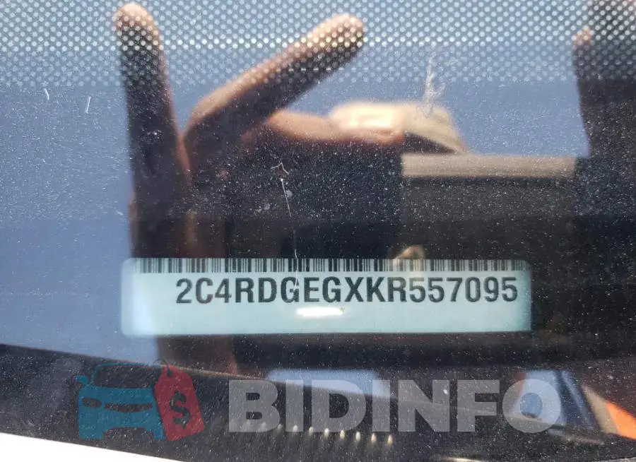 2C4RDGEGXKR557095 Photo# 10