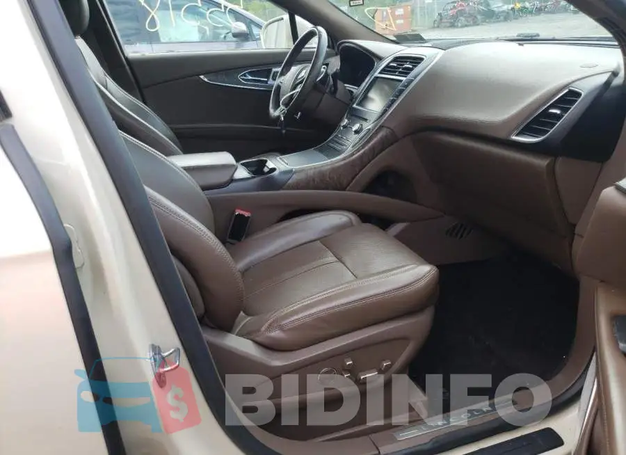 2LMPJ8LP9GBL41313 Photo# 5