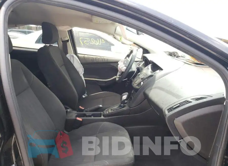 1FADP3E20JL235979 Photo# 5