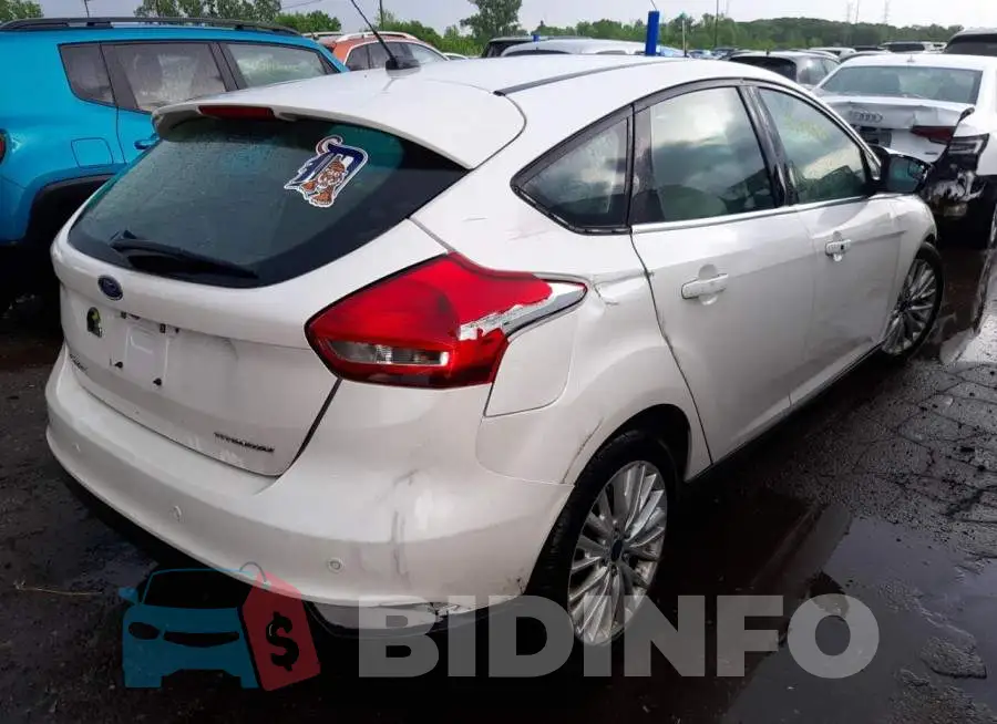1FADP3N2XJL325172 Photo# 4