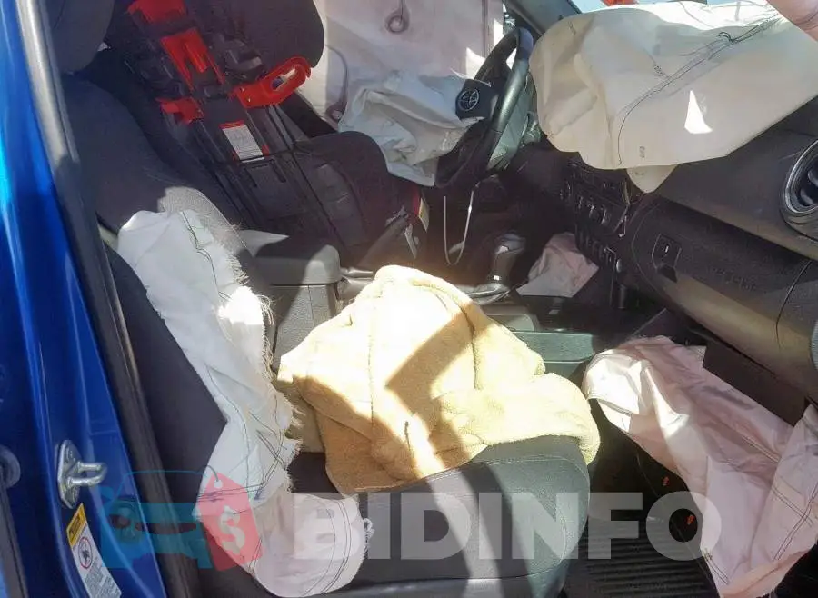 3TMCZ5AN6HM049545 Photo# 5