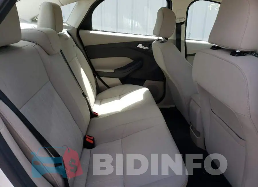 1FADP3F22GL351661 Photo# 6