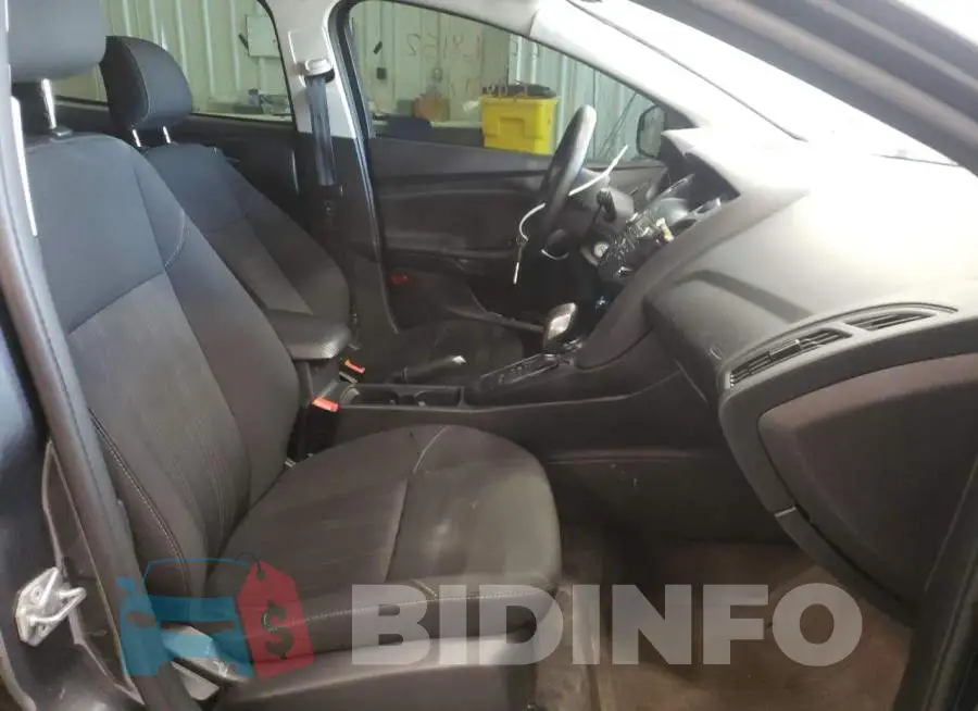1FADP3F24JL202854 Photo# 5