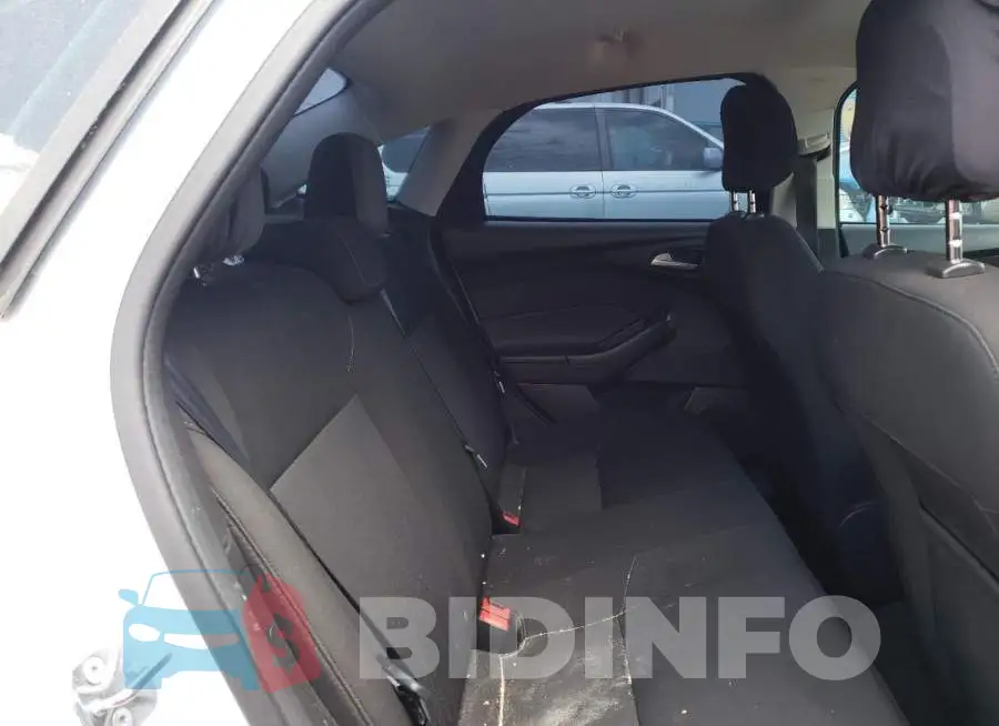 1FADP3F2XJL273511 Photo# 6