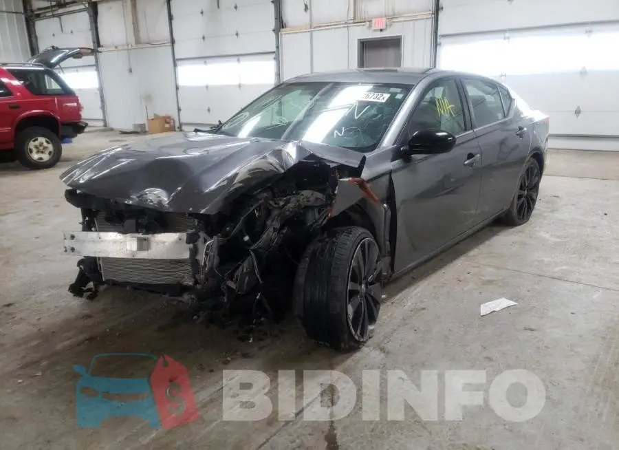 1N4BL4CV1KC140029 Photo# 2