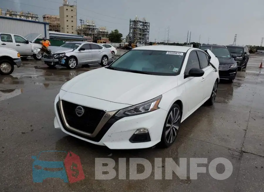 1N4BL4CV2KC129864 Photo# 2