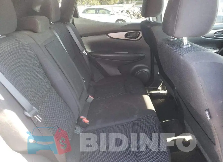 JN1BJ1CP6JW183121 Photo# 6