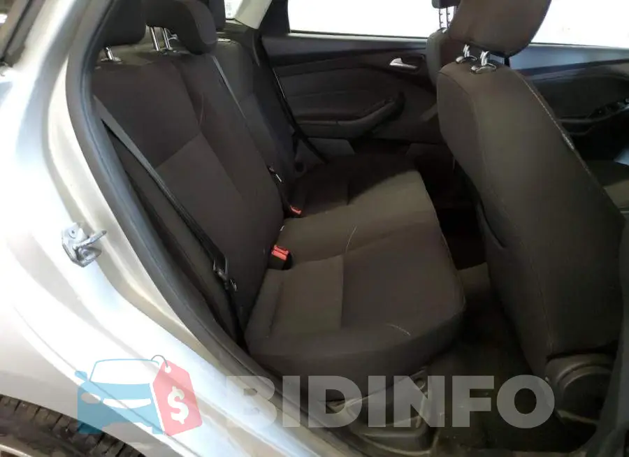 1FADP3F22GL338263 Photo# 6