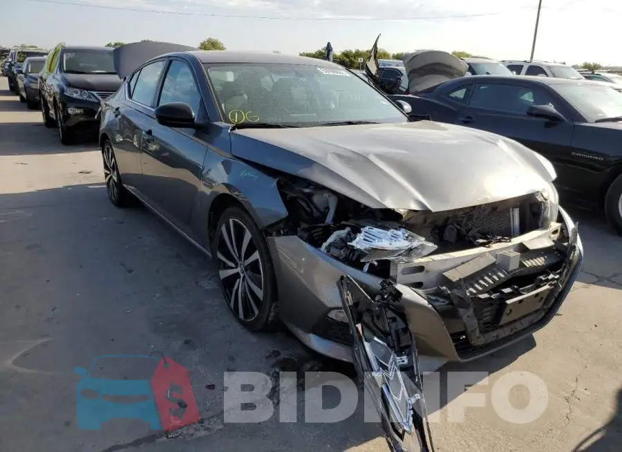 1N4BL4CV1KC165044 Photo# 1