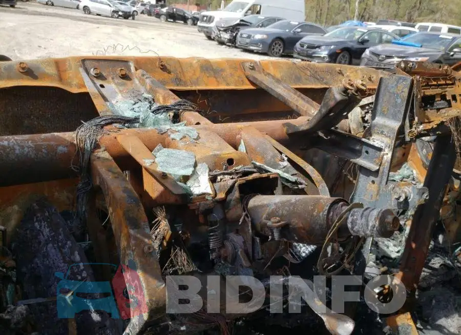 2C4RC1HG9GR150064 Photo# 8