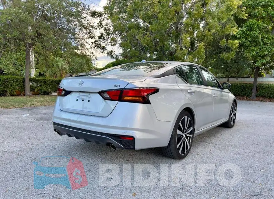1N4BL4CV3NN332416 Photo# 4