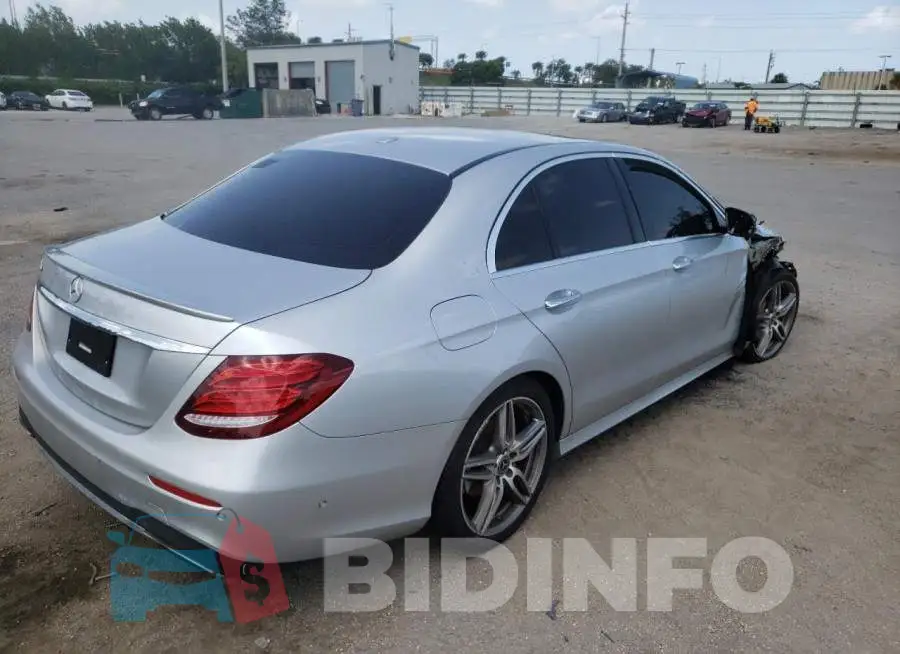 WDDZF4JB4HA272253 Photo# 4