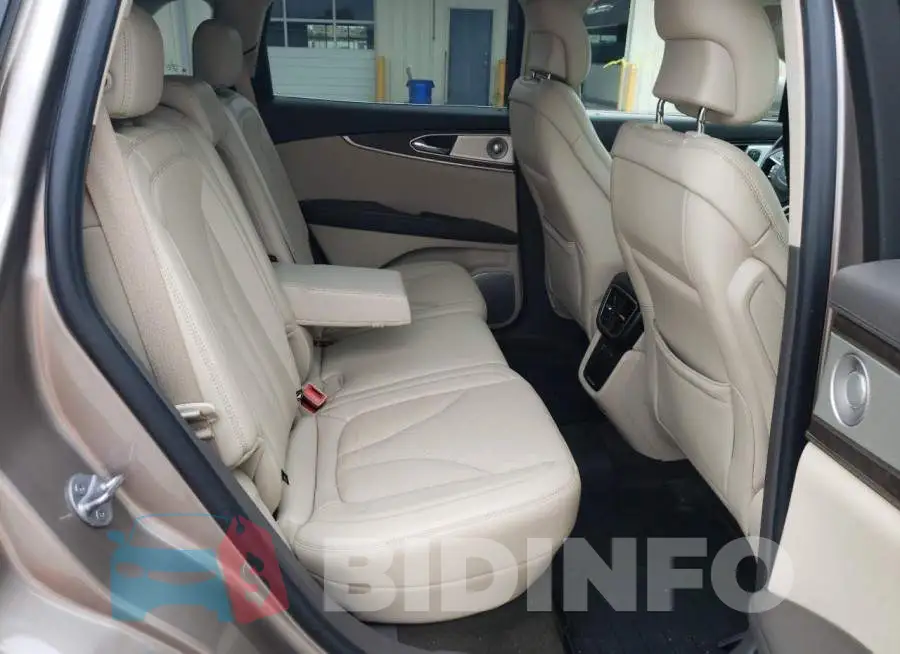 2LMPJ8LP2KBL50363 Photo# 6