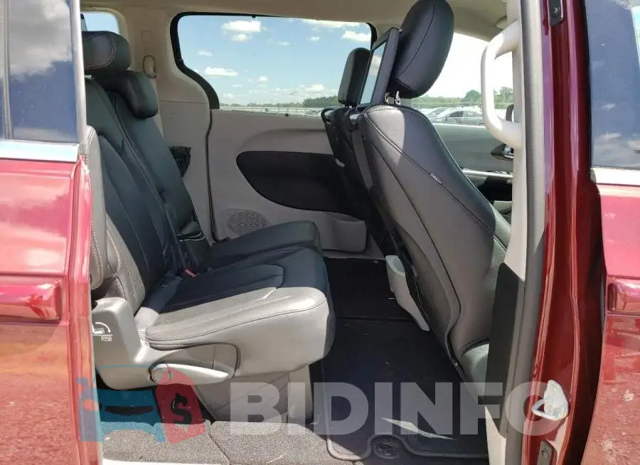 2C4RC1EGXKR639618 Photo# 6