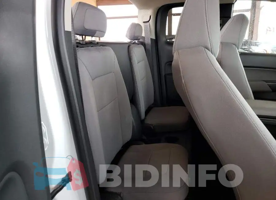 1GCHSBEA2M1292082 Photo# 6