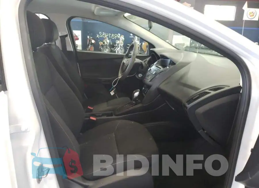 1FADP3E23GL399834 Photo# 5
