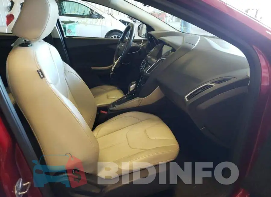 1FADP3N23GL302468 Photo# 5
