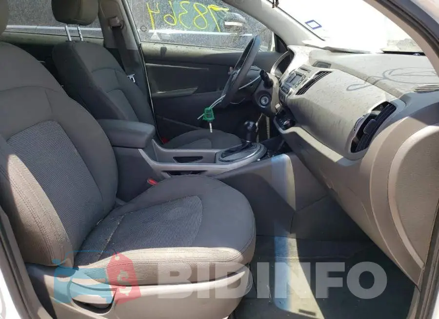 KNDPB3AC4G7808937 Photo# 5