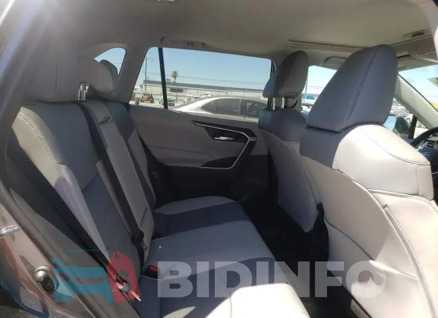 4T3B6RFV8MU021601 Photo# 6