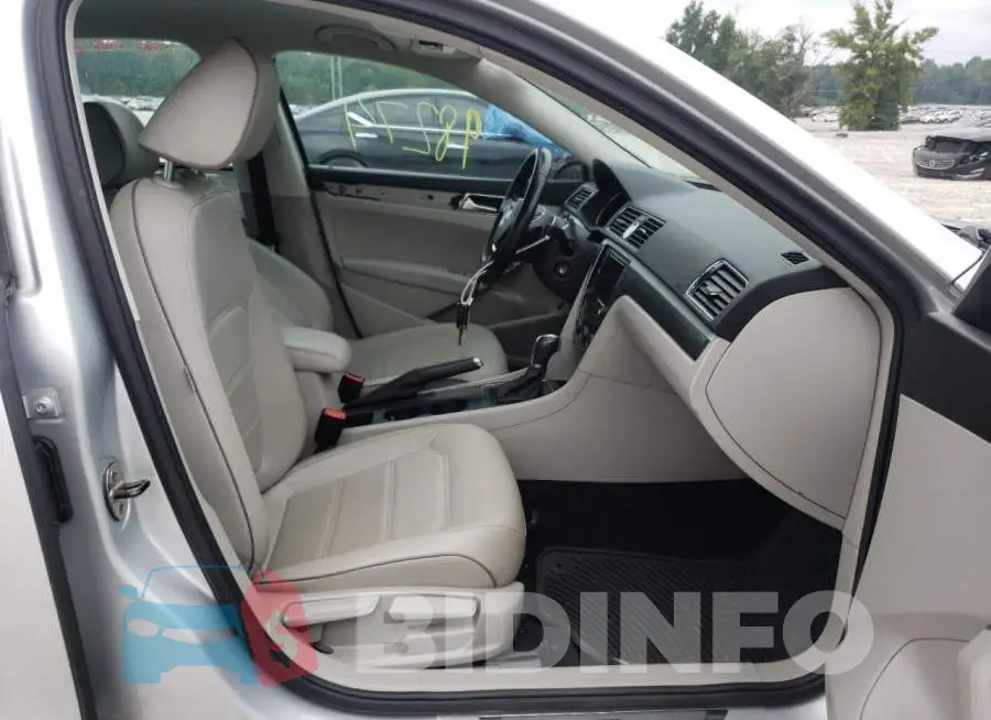 1VWDT7A37HC023843 Photo# 5