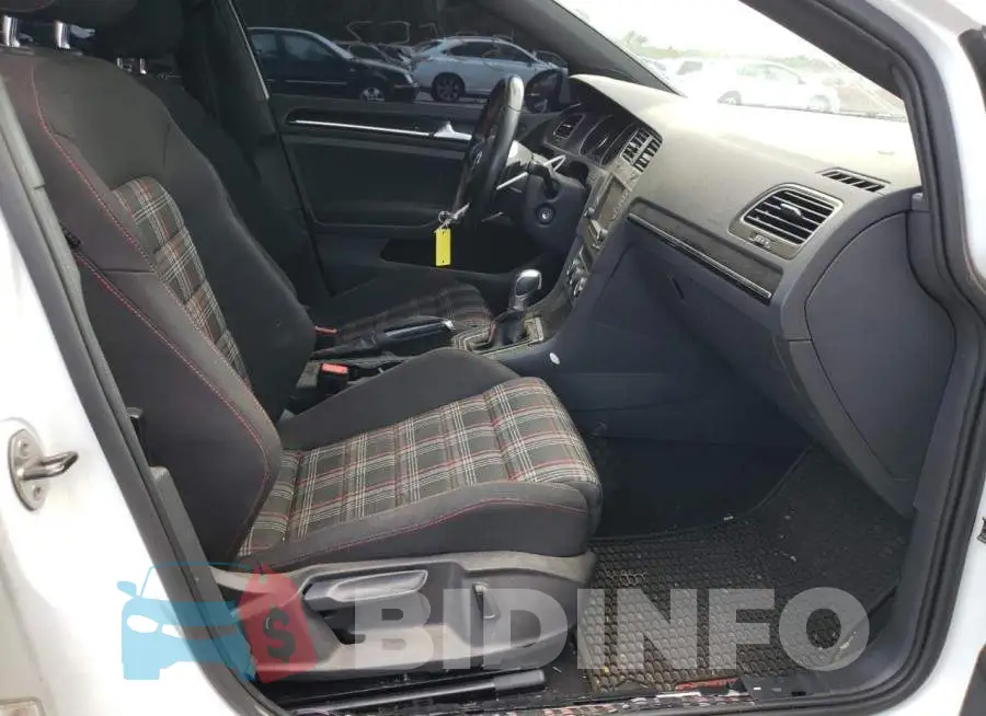 3VW4T7AU8HM029027 Photo# 5
