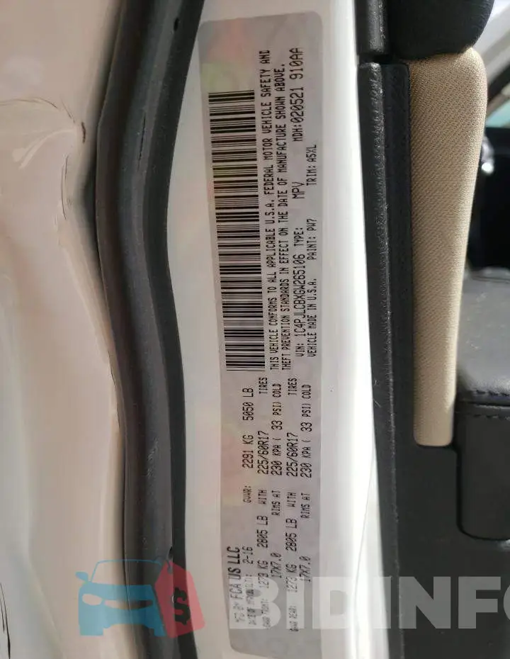 1C4PJLCBXGW265106 Photo# 10