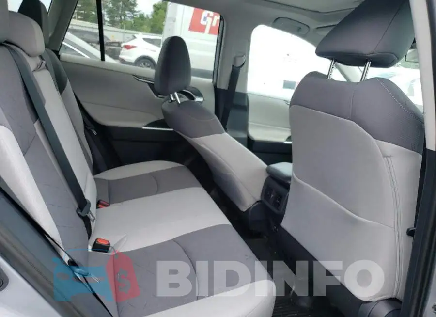 2T3P1RFV7KW058155 Photo# 6