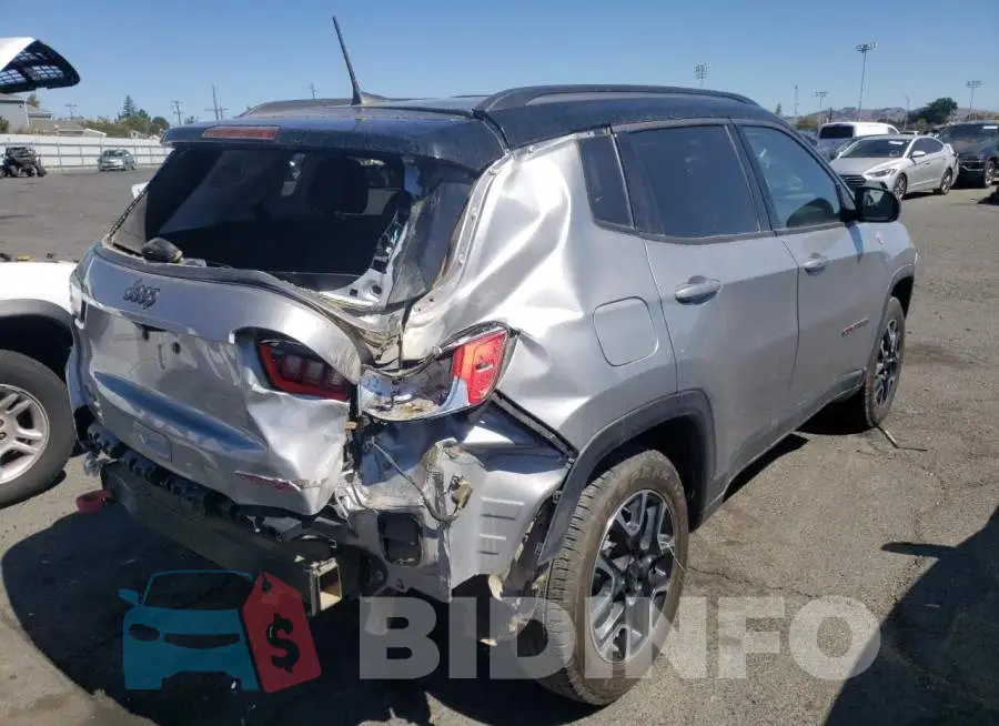 3C4NJDDB2LT118516 Photo# 4