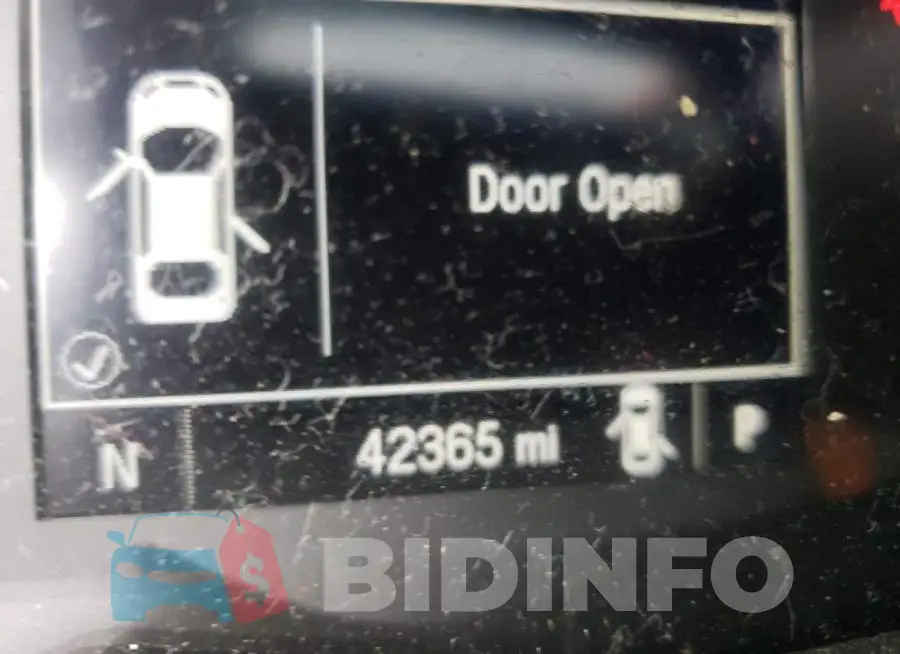 3GNCJRSBXJL252413 Photo# 8