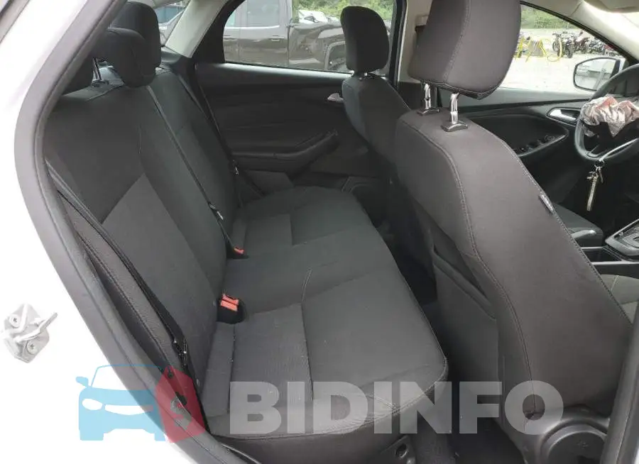 1FADP3F24HL211242 Photo# 6