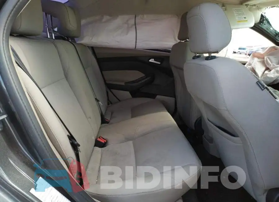 1FADP3F24JL242044 Photo# 6