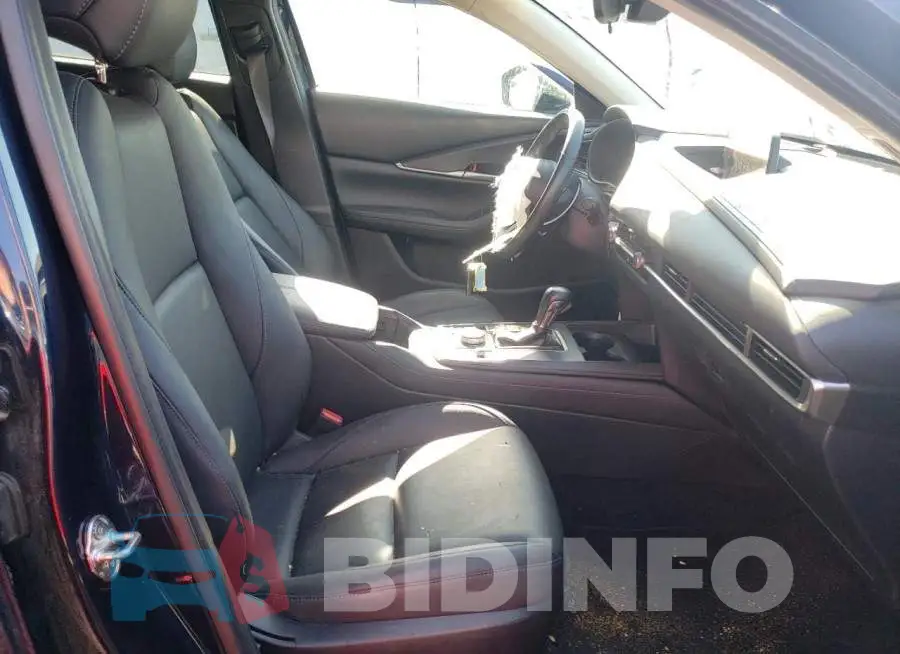 3MVDMBBL9MM243235 Photo# 5