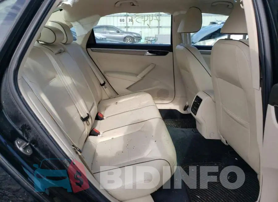 1VWBS7A36GC062416 Photo# 6