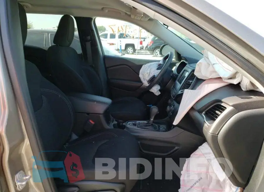 1C4PJLCB9KD240847 Photo# 5