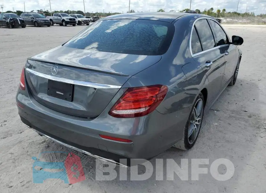 WDDZF4JB4KA512571 Photo# 4
