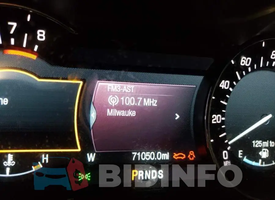 2LMTJ8JRXGBL75618 Photo# 8