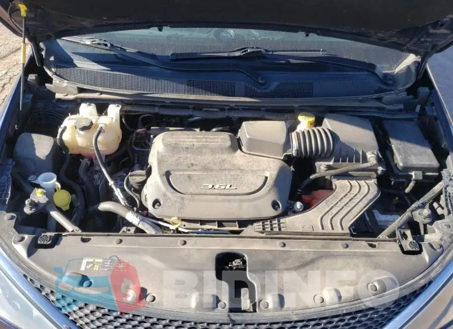 2C4RC1DGXHR565580 Photo# 7